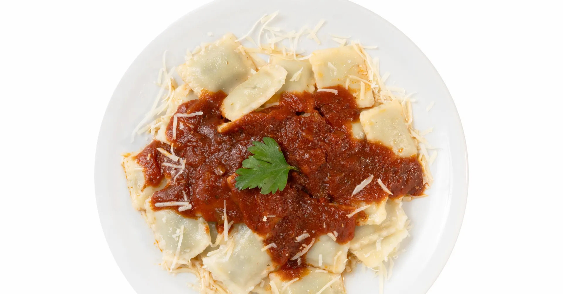 Ravioles de verdura y carne con salsa