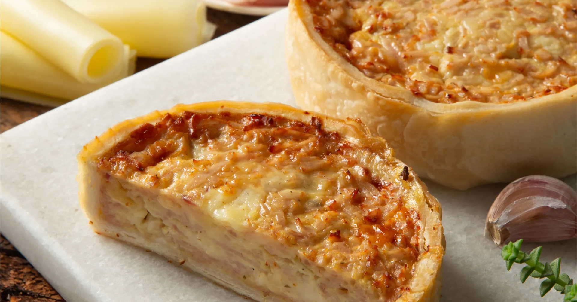 Tarta de jamón y queso
