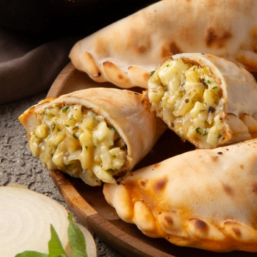Empanadas de cebolla y queso x36